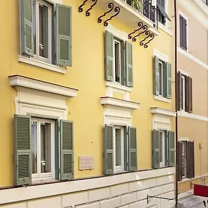 3* Πανσιόν Garibaldi Piazza Di Spagna