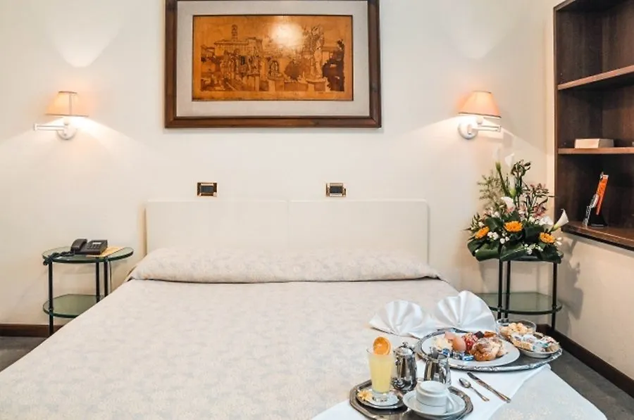 Hotel Santa Prisca Рим